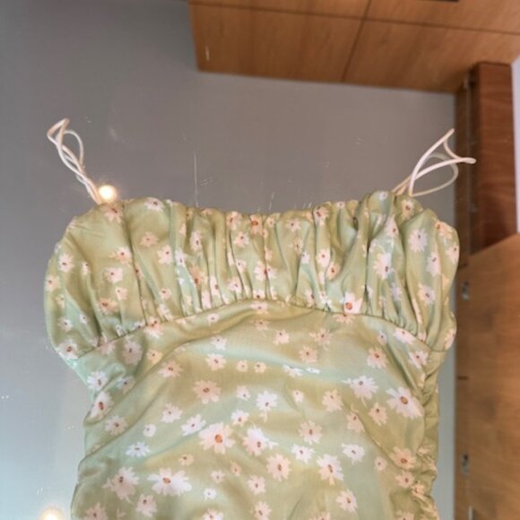 Pre-Loved Princess Polly Light Green Daisy Print Ruched Dress - Size 2 - Picture 5 of 7